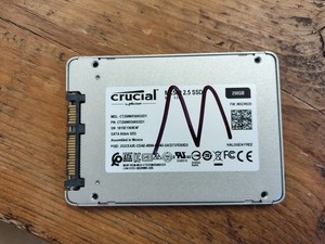 Crucial MX500 250GB SATA 2,5 Zoll CT250MX500SSD1