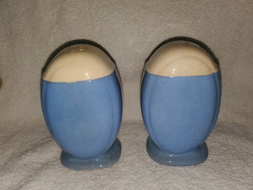Harker Pottery Cameoware Blue with Flower Salt and Pepper Shakers Vintage - Picture 5 of 10