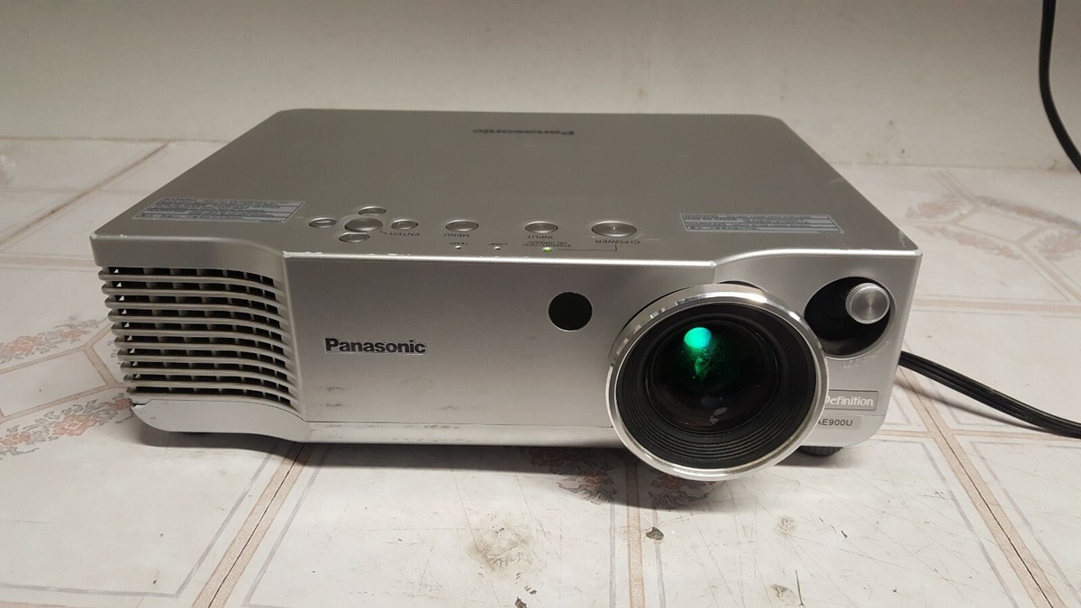 Panasonic PT-AE900U LCD Projector PARTS/REPAIR *NO REMOTE*