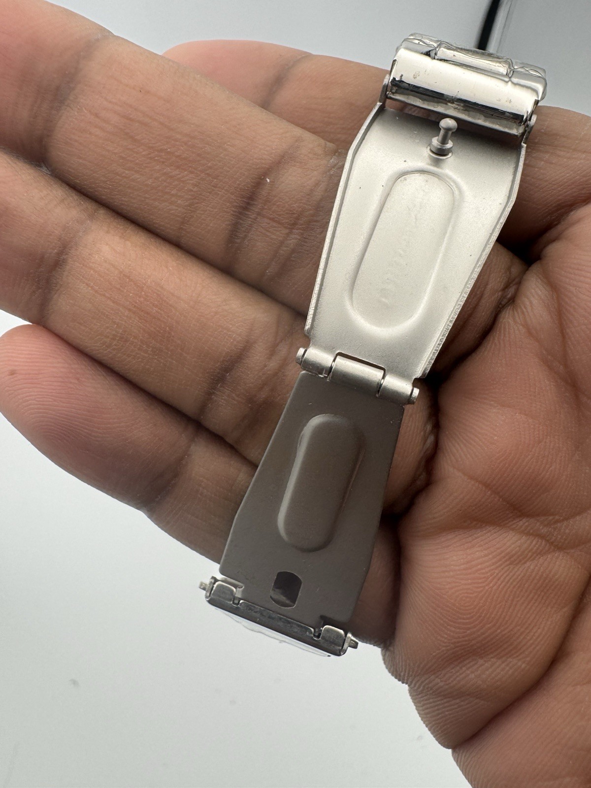 New Softtech Beautiful Unisex Watch, heavy weight and solid build, fully working image 6