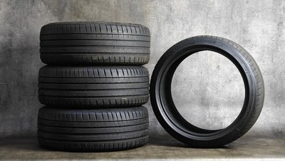 4 x Michelin Pilot Sport 4 225/40 ZR19 93Y XL Sommerreifen 2x2023; 2x2223 (2405)