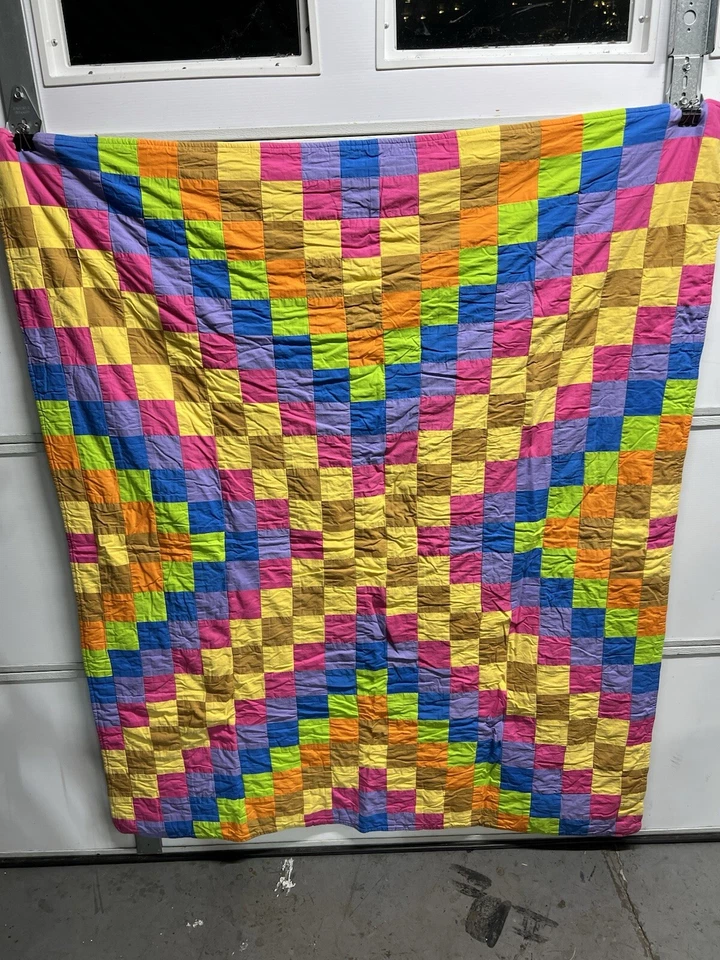 Linda colcha de bebê feita à mão aproximadamente 50” X 60” muito exclusiva - Imagem 2 de 4