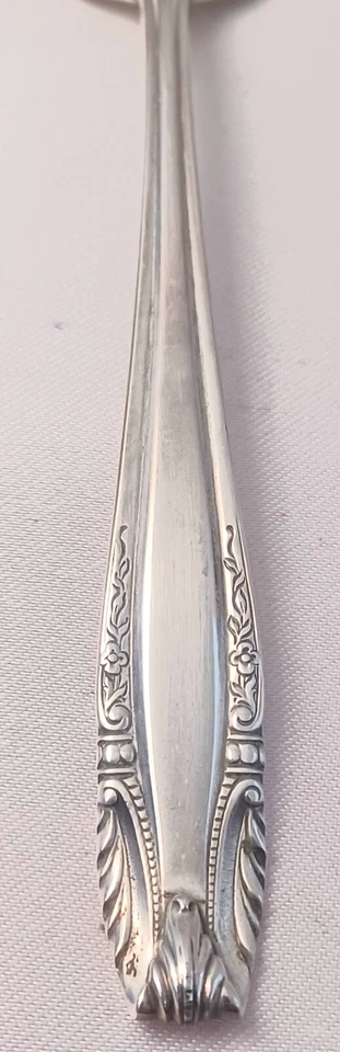 Tenedor de ensalada Stradivari de Wallace Sterling Foto 2 de 4