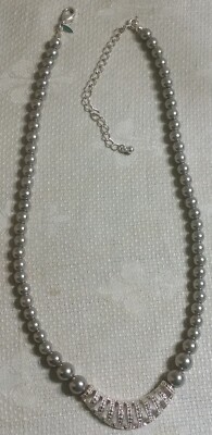 SAQ ST Metal Faux Silver Pearl Bead Textured ST Metal Arched Pendant 20''Necklace