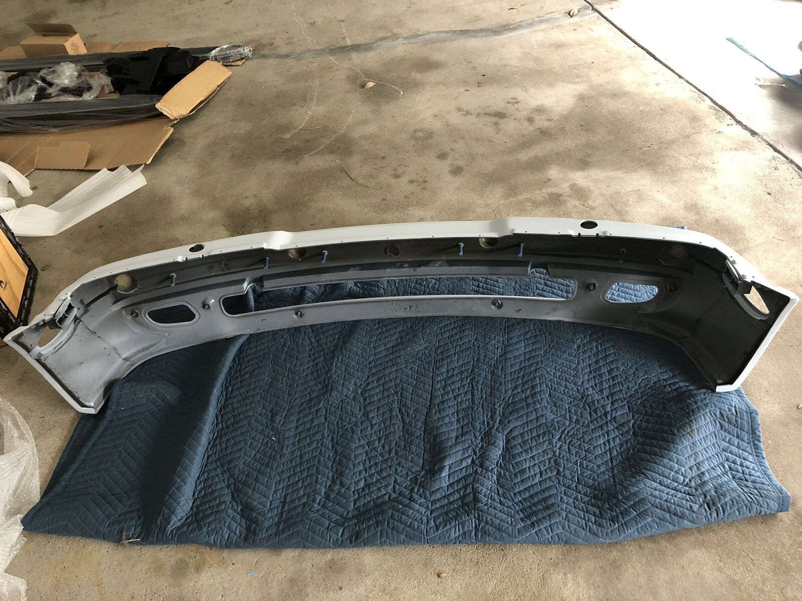 99-2004 Bentley Arnage Front Bumper Cover OEM NEW PT60086PA