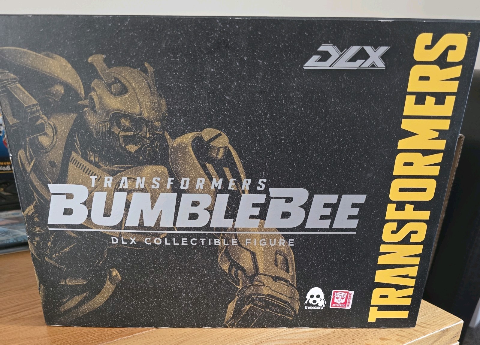 Figura de acción Three Zero DLX BumbleBee Bumblebee Transformers