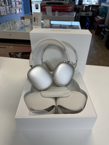 AirPods Max USB C With Apple Warranty Until June 2026 - Picture 2 of 9