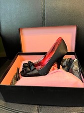 Nina The Touch of Nina Black Peep Toe Satin Pump Heels Ruffle Design Women's 7M