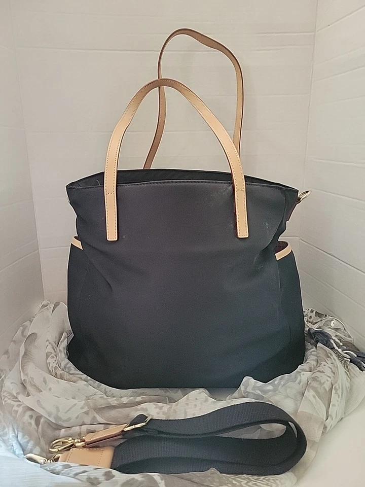 Kate Spade Lg. Bolso de Pañales / Bolso de Mano con Borde de Cuero Foto 2 de 4