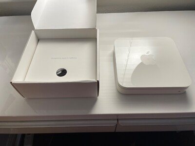 Apple AirPort Extreme MB053LL/A 3-Port Gigabit Wireless N Router Great Condition