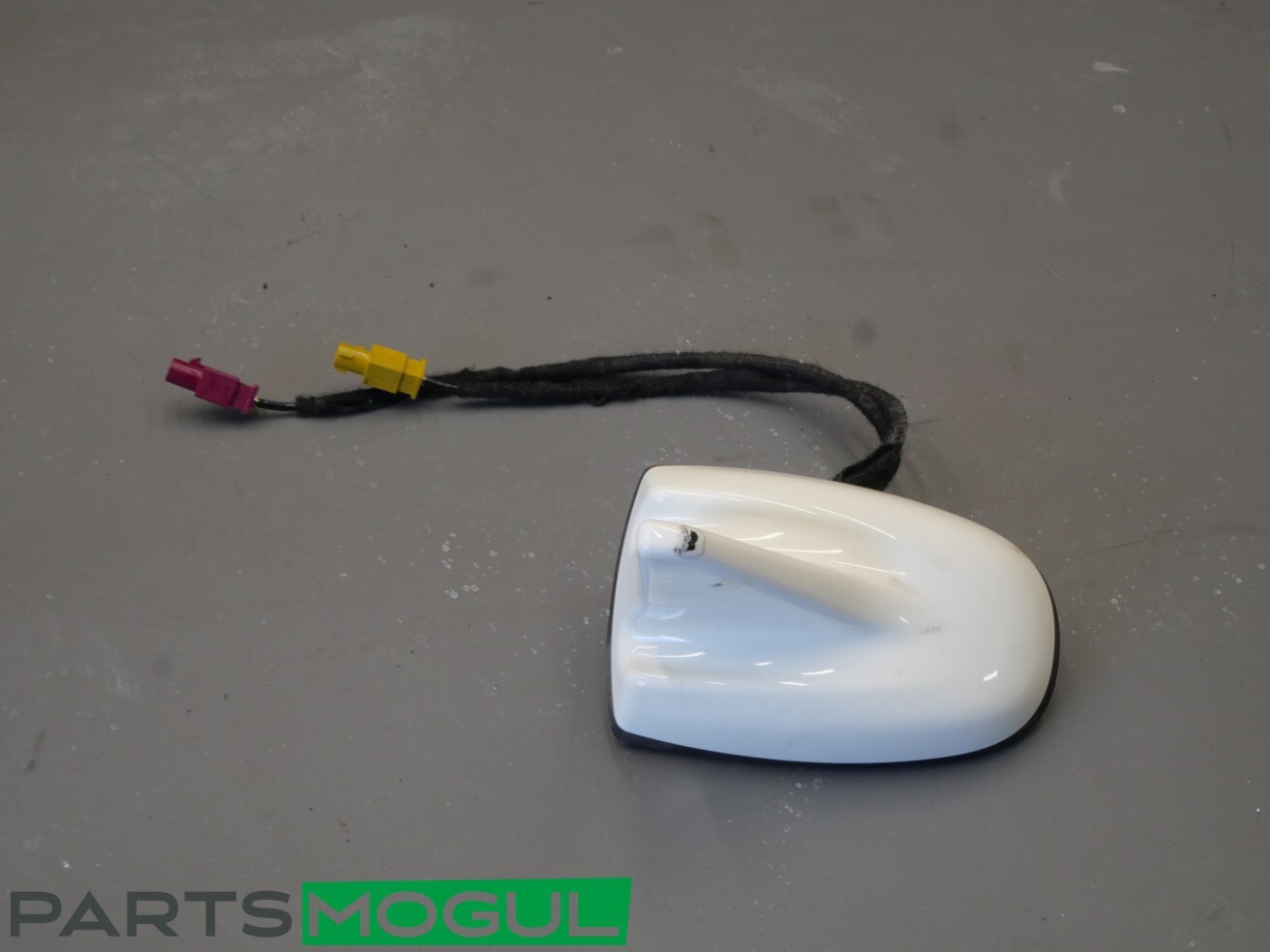 2017-2020 MASERATI GHIBLI SQ4 SHARK FIN ANTENNA WHITE OEM