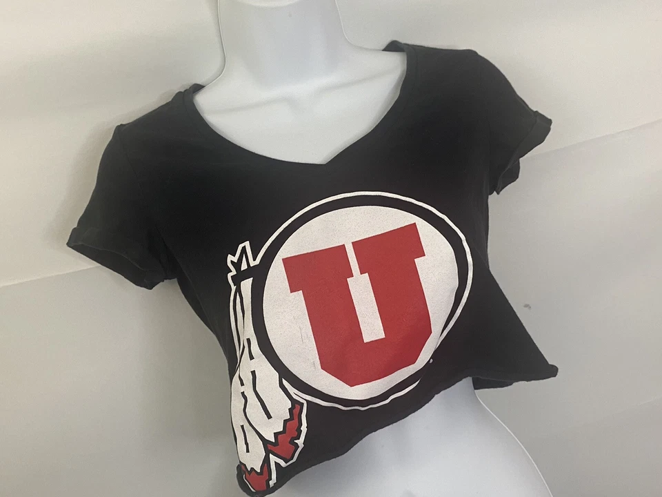 Blusa corta Champion Univerity of Utah Utes manga corta para mujer XS cuello en V R1 Foto 2 de 4