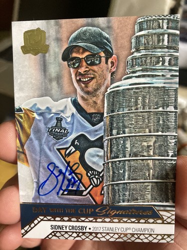 Sidney Crosby #DC-SC 2020 Upper Deck Day With the Cup Signatures card