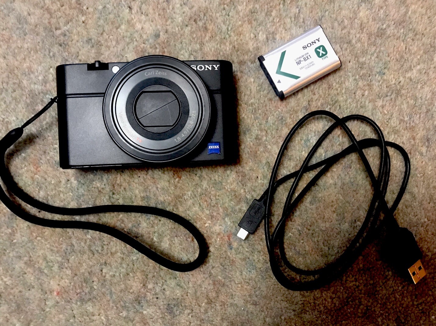 Sony Cybershot DSC RX100 20.2 Mega Pixels, Not Working For Parts