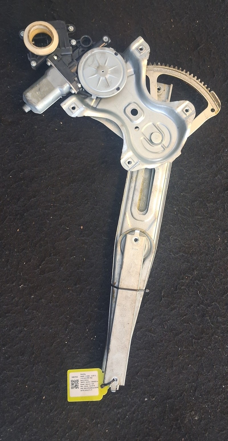 698200D041 Alzacristallo elettr. porta ant. SX TOYOTA YARIS 1.4 D-4D (FRP) Ber.