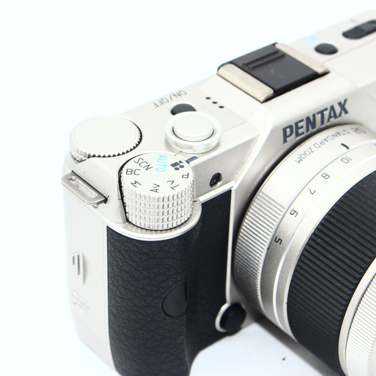 PENTAX Q7 12.4MP Camera Silver 02 5-15mm & 06 15-45mm lens