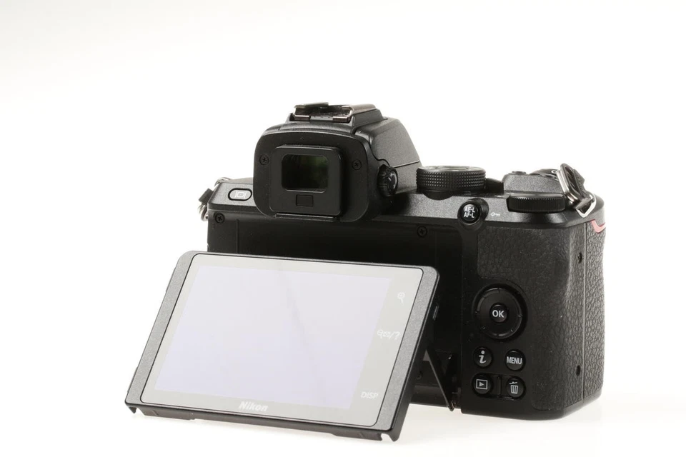 NIKON Z 50 mit DX 16-50mm f/3,5-6,3 VR - SNr: 6086076 - Bild 4 von 4