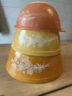 Pyrex Vintage Butterfly/ Wheat 3 Piece Mixing Bowls Beautiful Condition!!