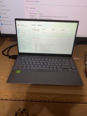 ASUS ZenBook UX425UG Laptop AMD Ryzen 5 5500U 8GB RAM 256GB SSD