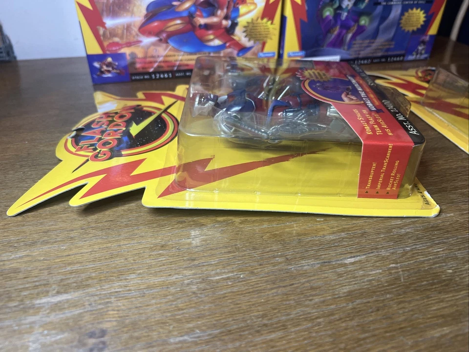 Playmates Flash Gordon Kobalt Rebel Airbike Mings Jaws Throne 1996 lote de 4 nuevas Foto 4 de 4