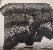 Tu one size woollen poncho