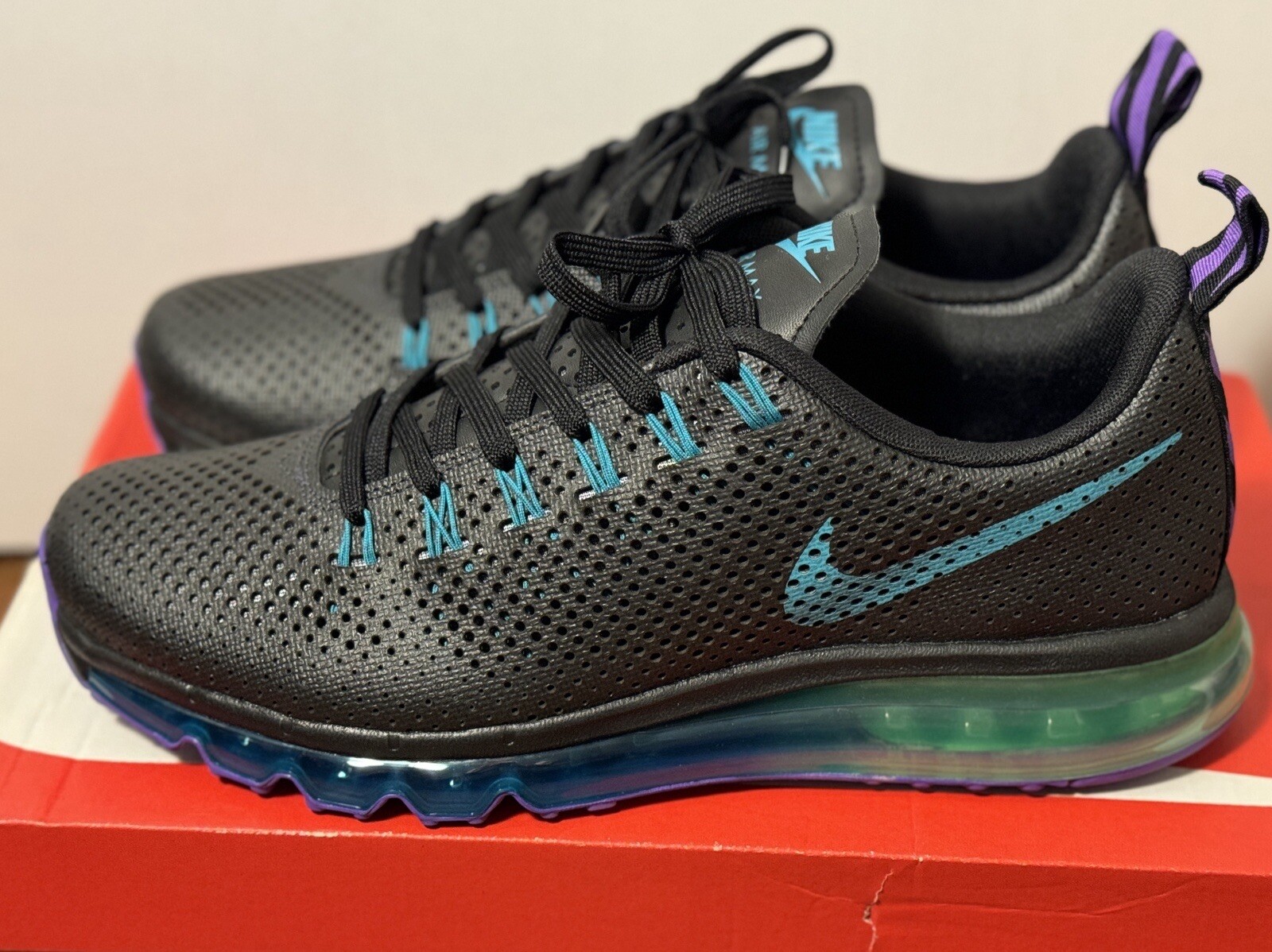 Size 10 - Nike Air Max Motion Black