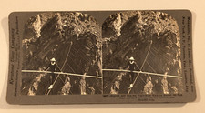 Foto de Ivy Baldwin Daredevil cuerda floja caminante vista estéreo cerca de Boulder Colorado