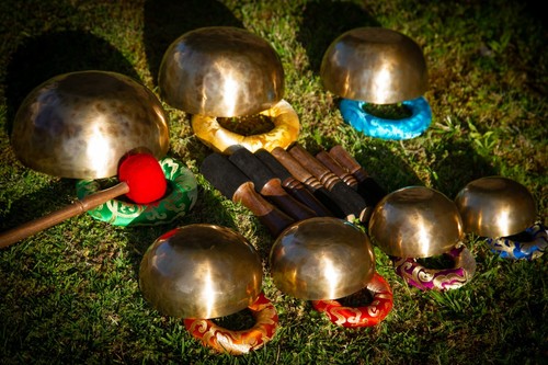 BEST 7 singing bowls set for 7 chakra meditation, sound healing and yoga - Picture 6 of 8
