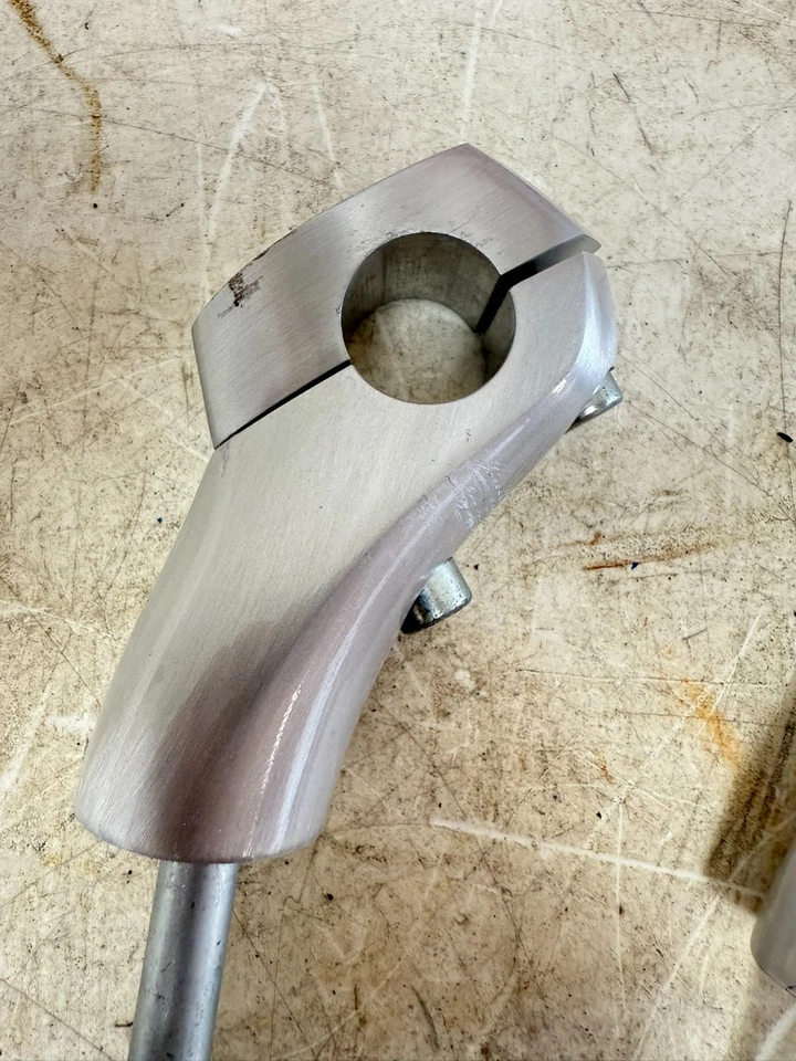 Victory Kingpin 2007 manillar manillar elevadores abrazaderas Foto 3 de 4