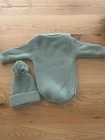newborn hello world green knit set hat outfit pictures photography unisex boy — photo 2