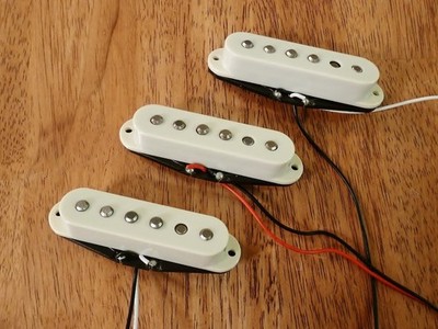 GUITAR PICKUP SET ALNICO 2 CLASSIC 60'S SET OF 3 PARCHMENT FOR STRATOCASTER
