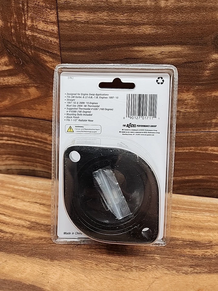 Cuello recto de agua Mr Gasket 2671BK GM LS, acabado negro. GM LS y Vortec Foto 2 de 4