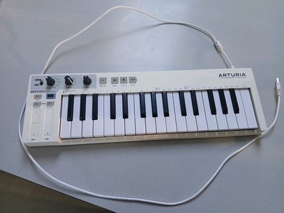 Arturia KeyStep 32-Key Midi Keyboard Controller with Sequencer Pre-owned Tested