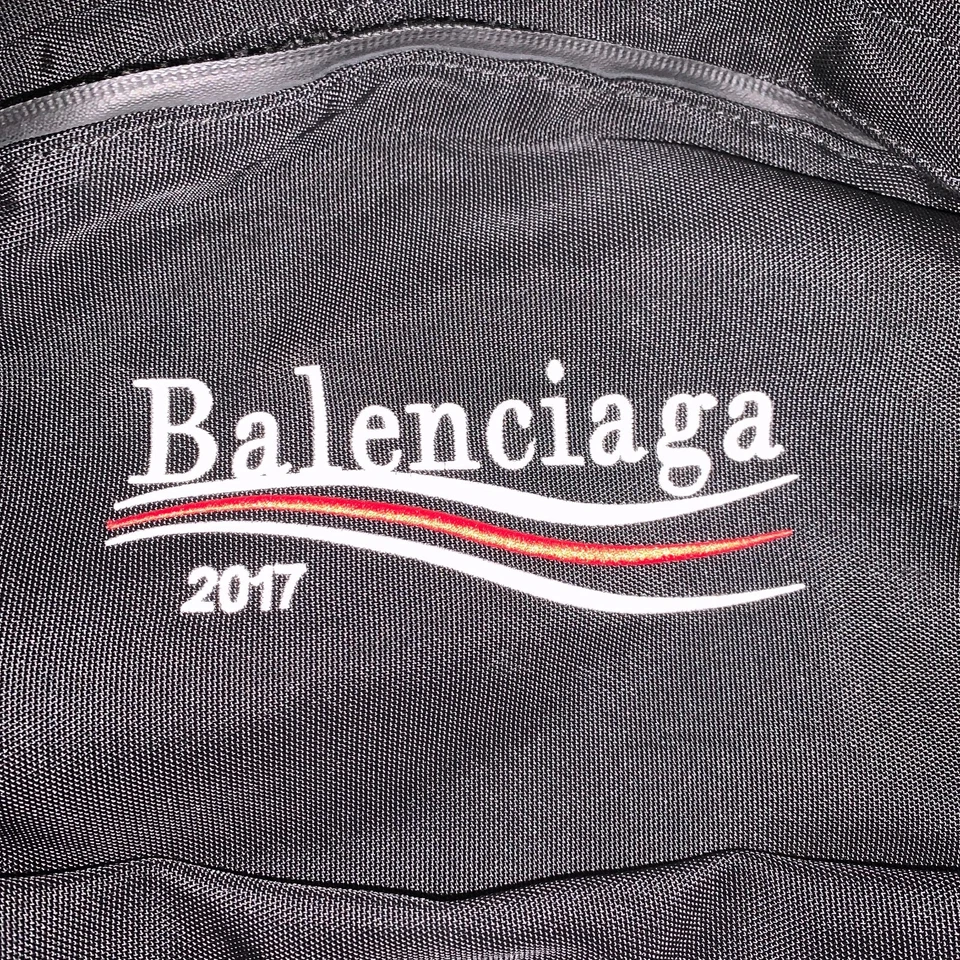 Mochila Balenciaga 2017 negra con logotipo político *tal cual* Foto 4 de 4