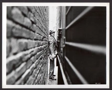 Burt Lancaster in a tight spot SCORPIO Orig Photo 8x10 SPY THRILLER assassin
