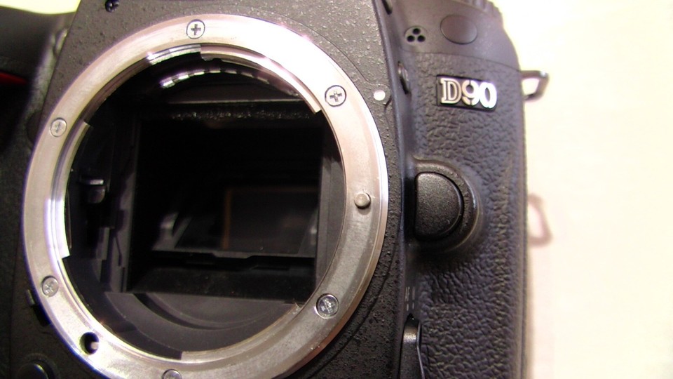 NIKON D90 BODY ONLY PARTS/REPAIR 