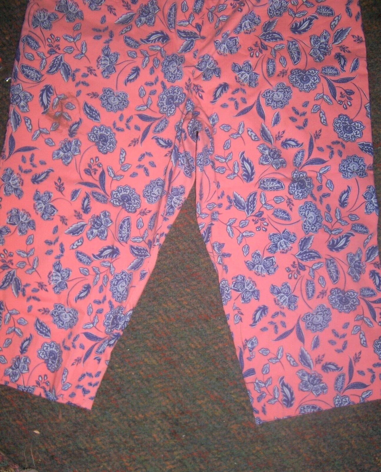 NWT ZAC & RACHEL Pinkish Orange/Gray Leaf Design Pull on Capri Pants - SIZE 22W
