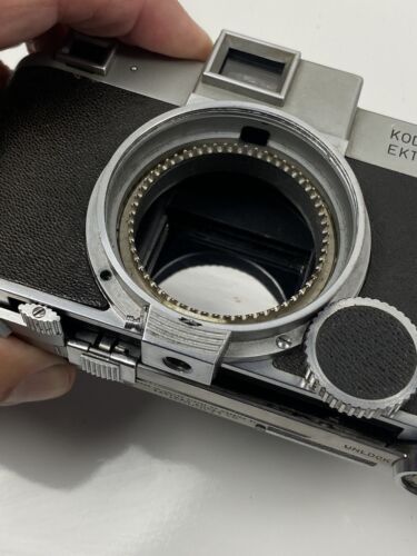 Rara fotocamera vintage Kodak Ektra 35 mm pellicola telemetro + Exa II: per parti di ricambio, così com'è. - Foto 17 di 24