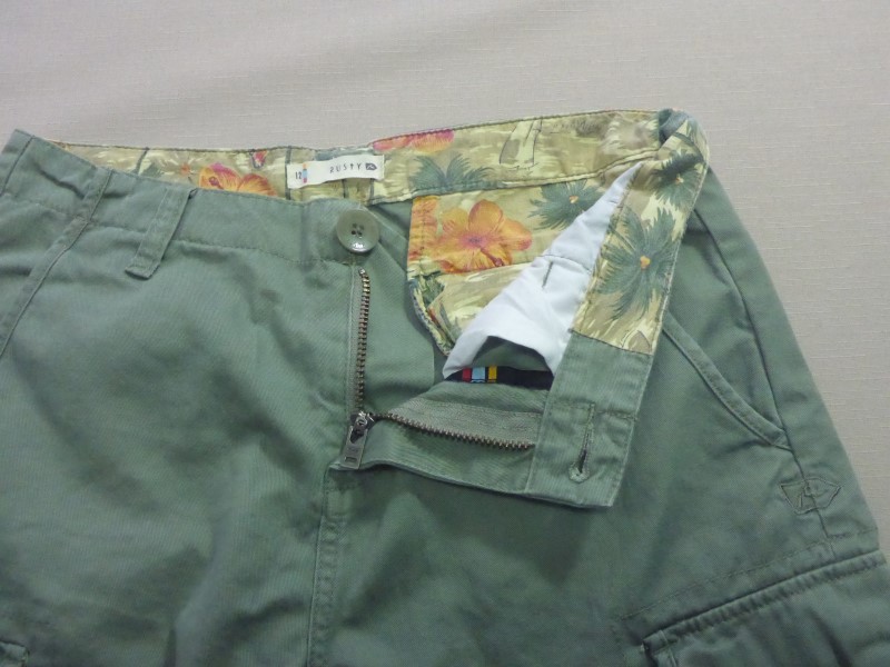 087 BOYS NWOT RUSTY RELAXED FIT KHAKI CARGO SHORTS SZE 12 $70 RRP. image 5