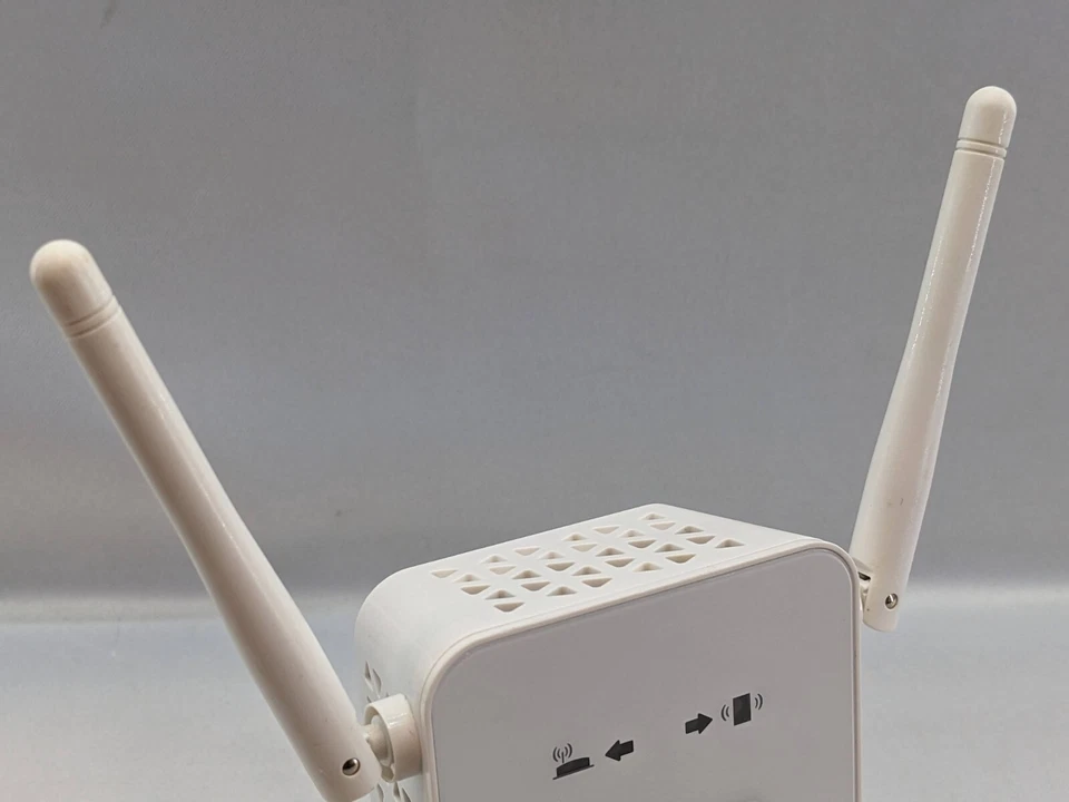 Netgear EX6100 White AC750 Dual Band Wireless Wi Fi Mesh Range Extender AP - Image 3 of 4