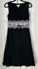 Ann Taylor LOFT Women  s Size 4 Fit n Flare Black Sleeveless V-Neck Dress w/Lace