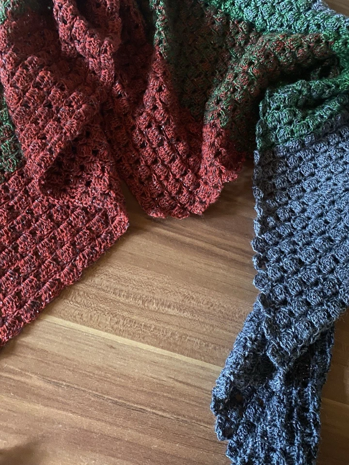 Gehäkeltes Tuch Dreieckstuch Handmade NEU Schal Stola - Bild 2 von 4