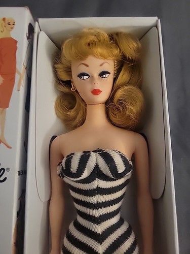 Mattel Barbie 1959 Reproduction Barbie Doll With Retro Reproduction Box - Picture 2 of 5