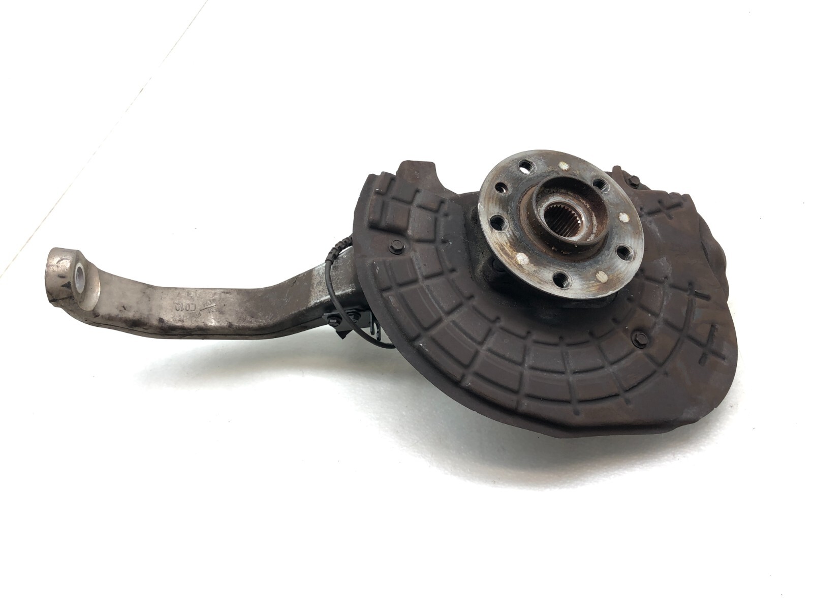 2014-2019 MASERATI GHIBLI AWD RIGHT PASSENGER FRONT SPINDLE KNUCKLE HUB OEM.