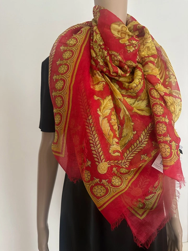 VERSACE – stola Barocco 132cm x 132cm, con piccole frange, 85% modal e 15% seta - Imagen 4 de 4