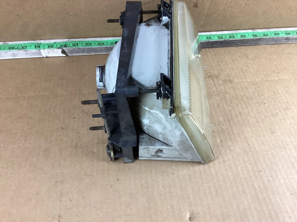 Conjunto de faros laterales delanteros derecho del pasajero Mercury Topaz 1988-1991 OEM Foto 3 de 4