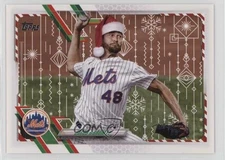 2021 Topps Holiday WalMart Mega Box SP Variation Jacob deGrom (Santa Claus Hat)