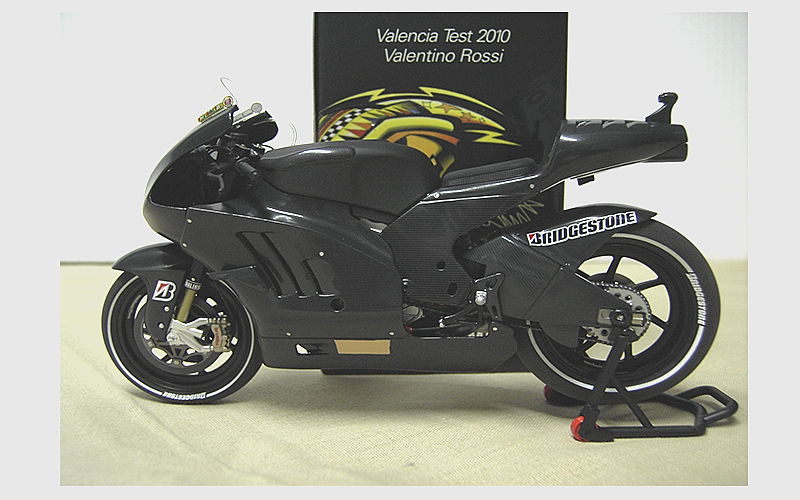 MINICHAMPS PMA 122110876 BIKE MOTO DUCATI VALENCIA GP TEST 2010 ROSSI 1/12 scale