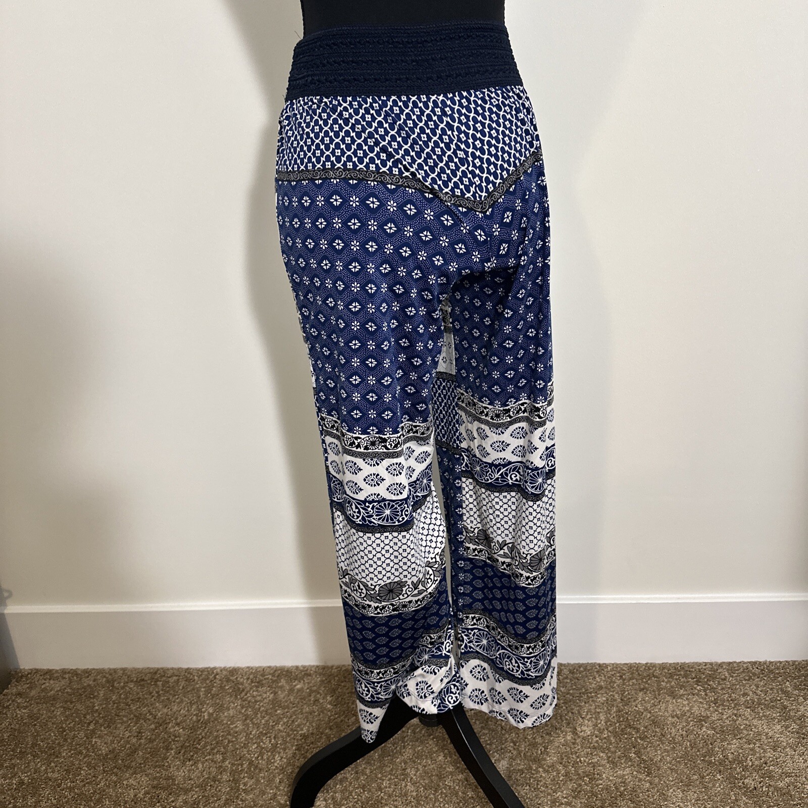 Flowy Pattern Pants - image 3