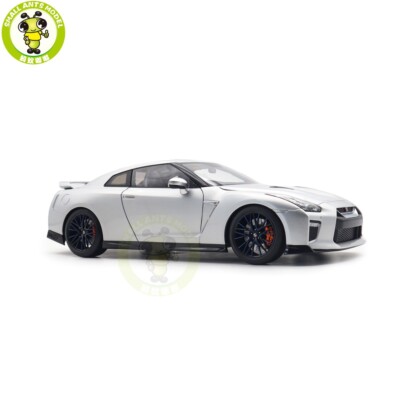 599台限定 1/18 モーターヘリックス 日産GT-R 50thアニバーサリー